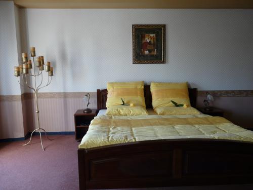 Gloria Palac фото №3