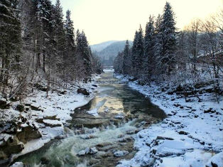 Украина Снежные Карпаты